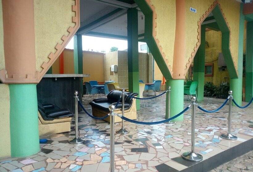 هتل Sylvia S Place