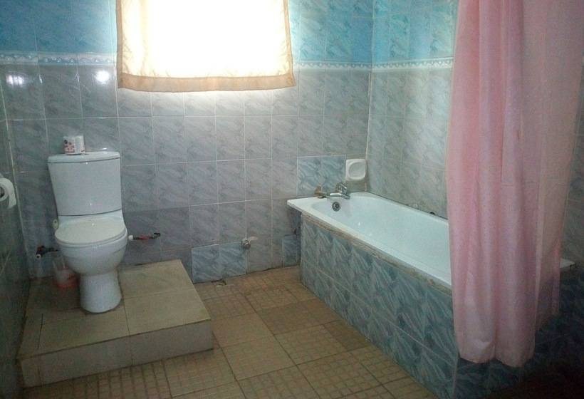 هتل Sylvia S Place