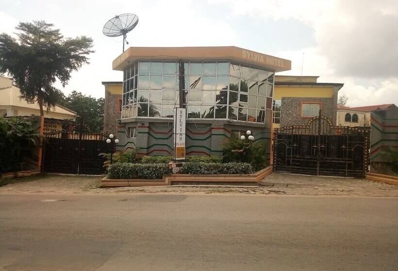 هتل Sylvia S Place