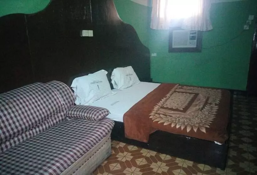 هتل Sylvia S Place