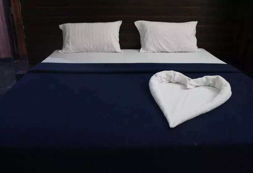 ホテル Lee Comfort Kushalnagar