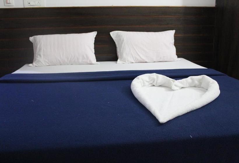 ホテル Lee Comfort Kushalnagar