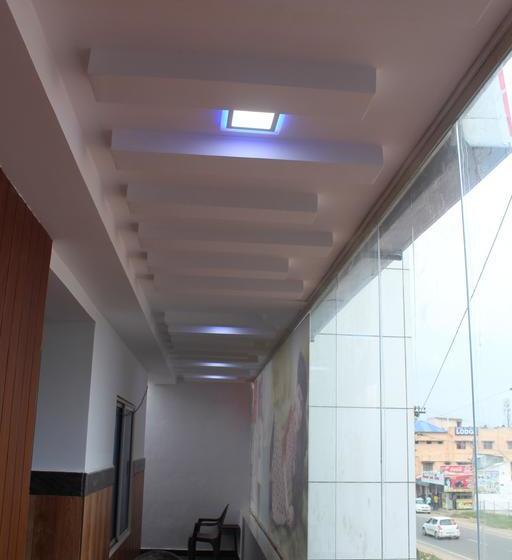 ホテル Lee Comfort Kushalnagar