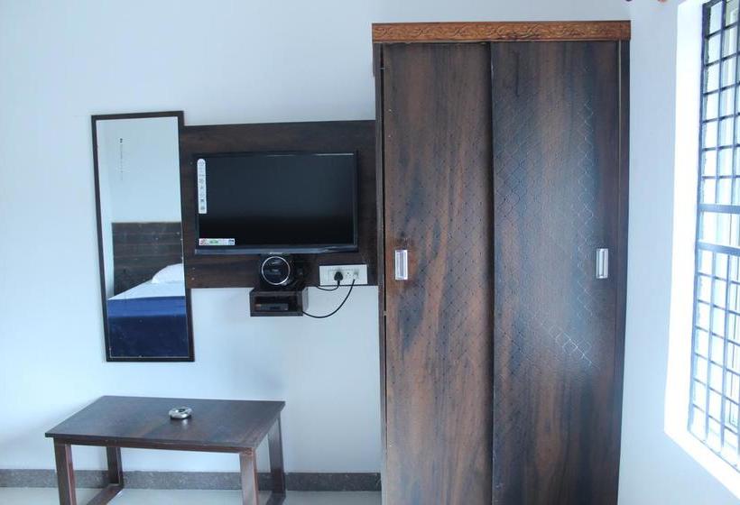 ホテル Lee Comfort Kushalnagar