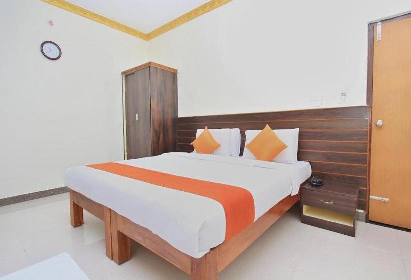 ホテル Lee Comfort Kushalnagar