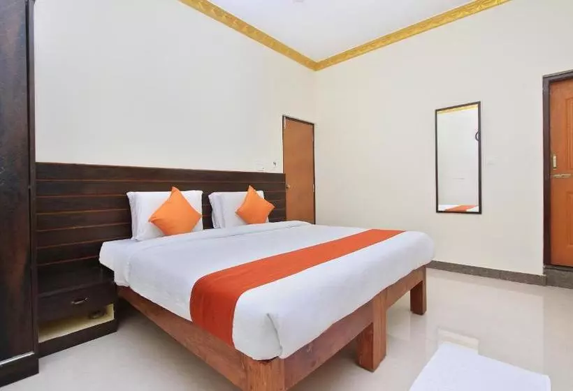 ホテル Lee Comfort Kushalnagar