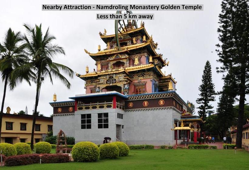 ホテル Lee Comfort Kushalnagar