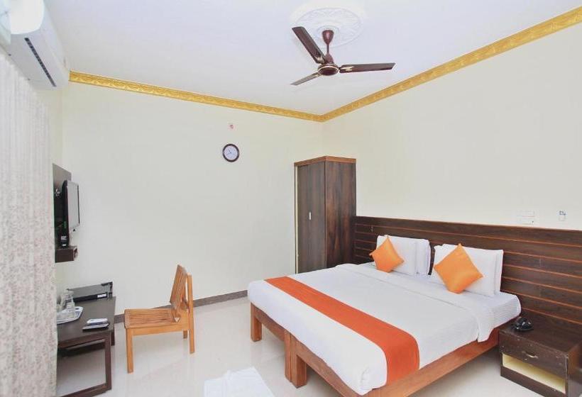 ホテル Lee Comfort Kushalnagar