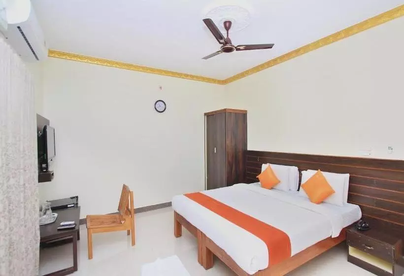 ホテル Lee Comfort Kushalnagar