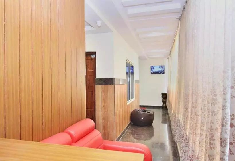ホテル Lee Comfort Kushalnagar