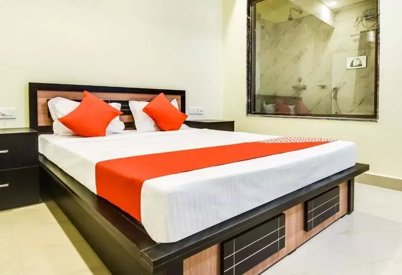 ホテル Lee Comfort Kushalnagar