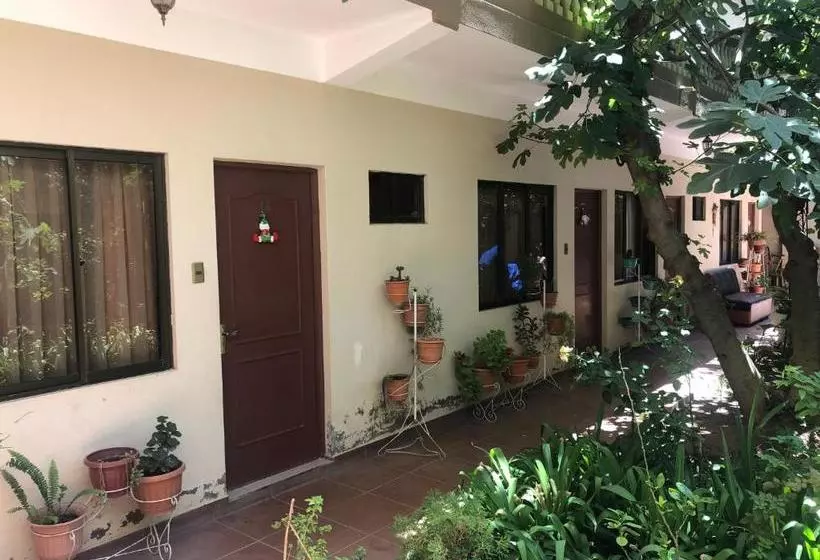 هتل Hostal Aramayo