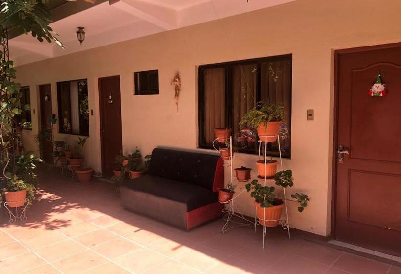 هتل Hostal Aramayo