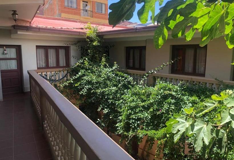 هتل Hostal Aramayo