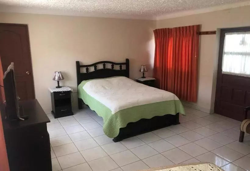 هتل Hostal Aramayo