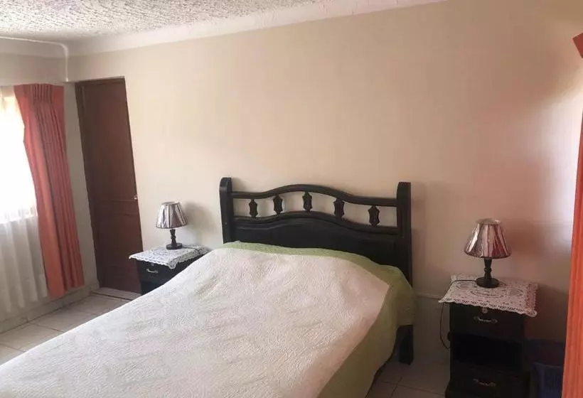 هتل Hostal Aramayo