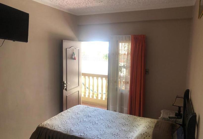 هتل Hostal Aramayo