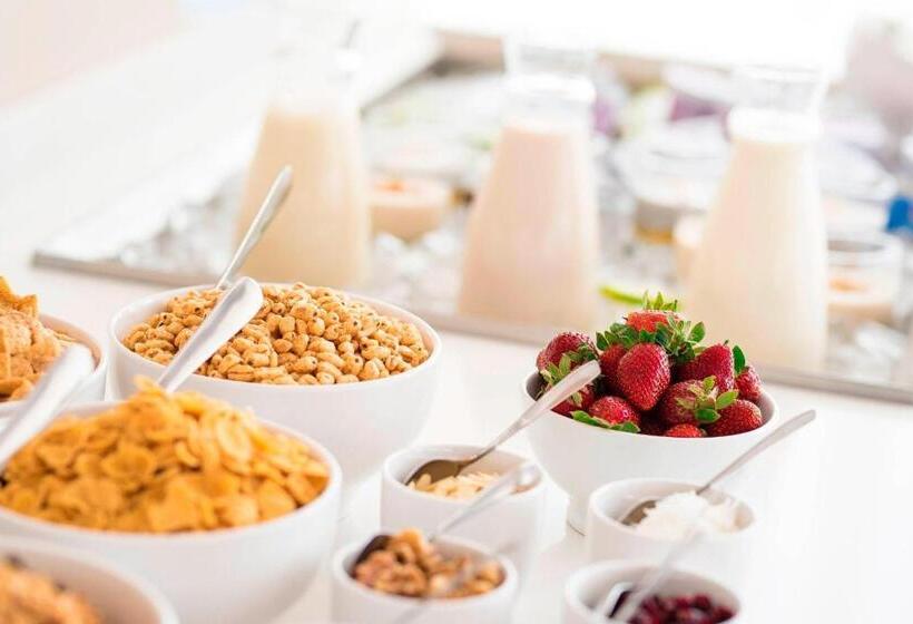 Ac Hotels By Marriott Guatemala City