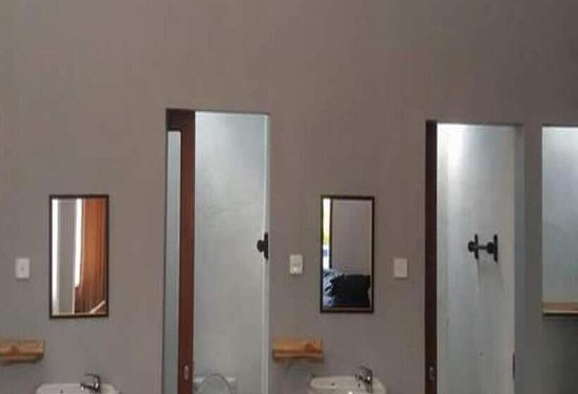 ユースホステル The Nest Canggu