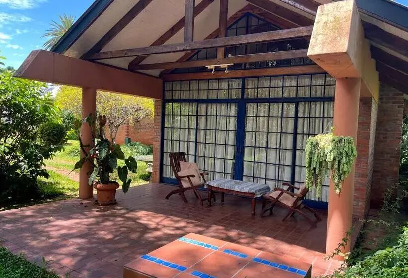 تختخواب و صبحانه Weaver Cottages