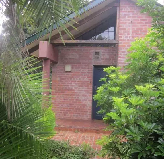 تختخواب و صبحانه Weaver Cottages