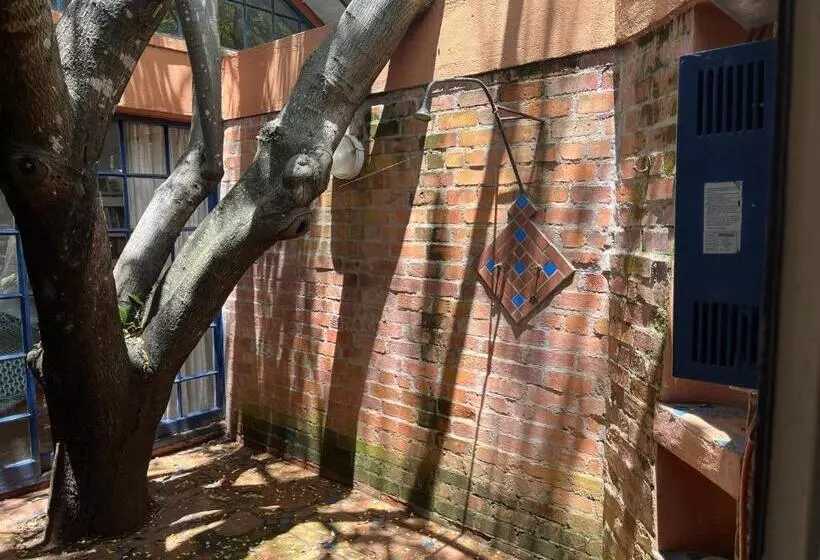 تختخواب و صبحانه Weaver Cottages