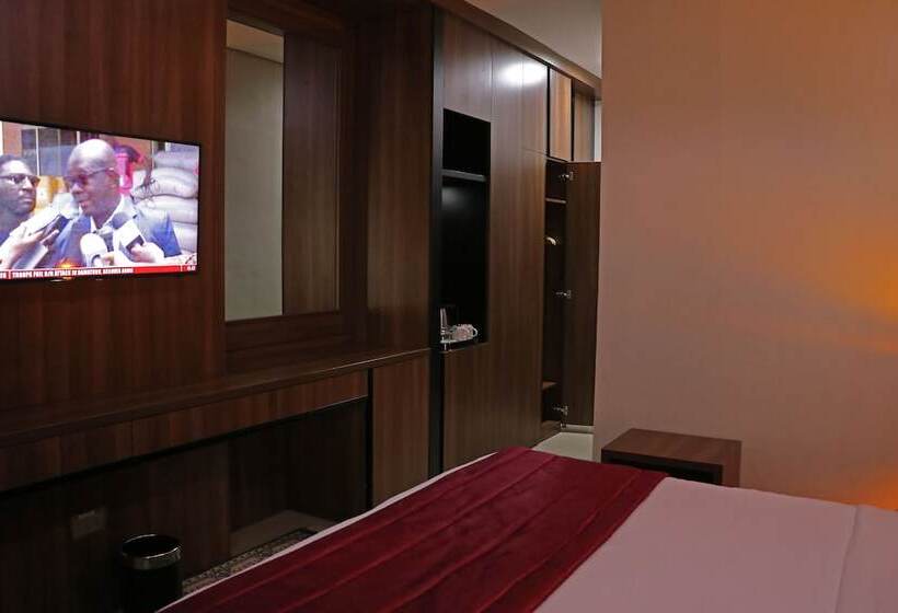 هتل Best Western Plus By Bayse Ltd