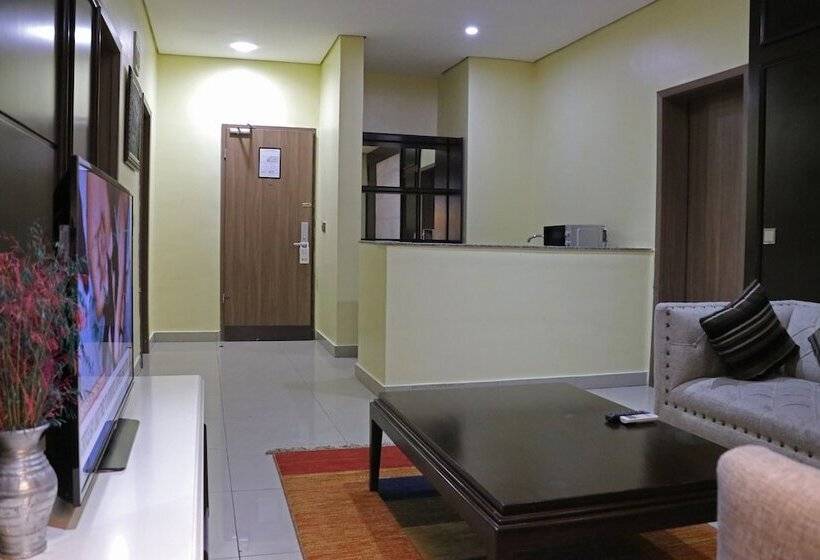 هتل Best Western Plus By Bayse Ltd