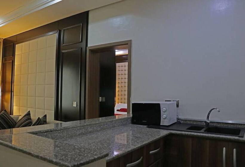 هتل Best Western Plus By Bayse Ltd