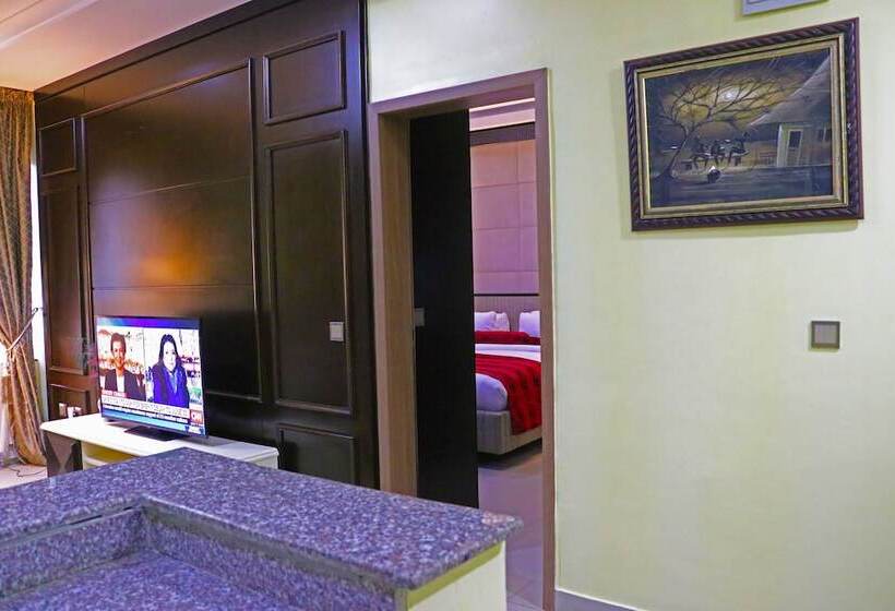 هتل Best Western Plus By Bayse Ltd