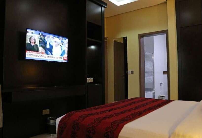 هتل Best Western Plus By Bayse Ltd