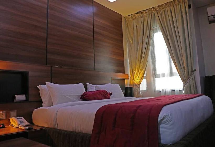 هتل Best Western Plus By Bayse Ltd