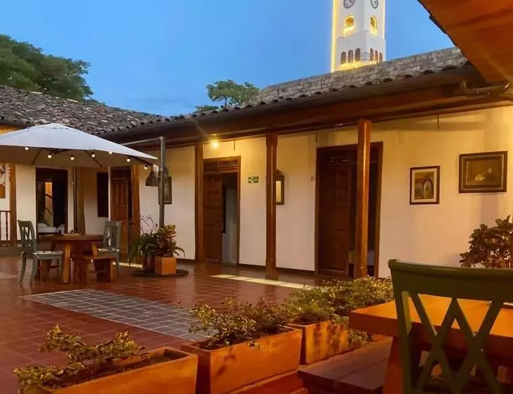 Hotelli Colonial Andino   Parque Principal De Pitalito