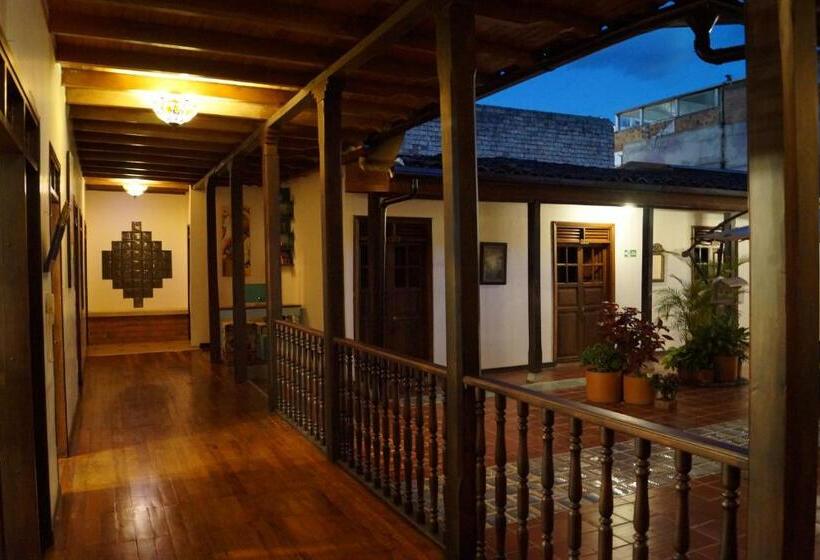 هتل Colonial Andino   Parque Principal De Pitalito