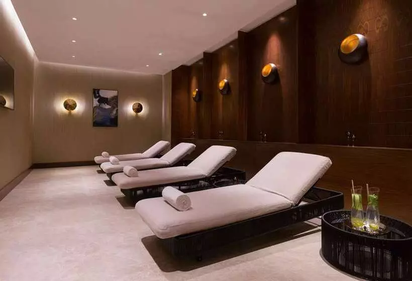 هتل Hilton Astana