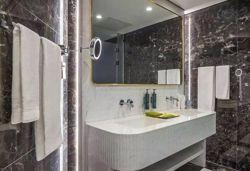هتل Hilton Astana