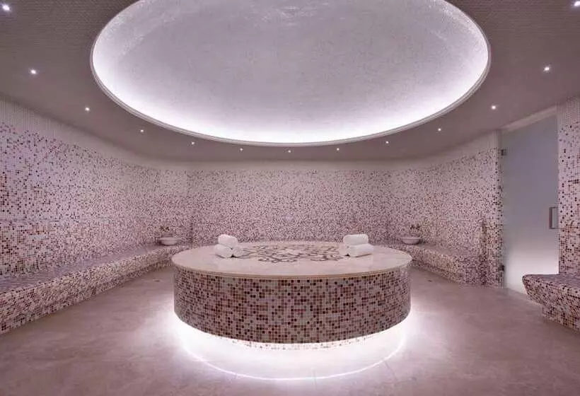 هتل Hilton Astana