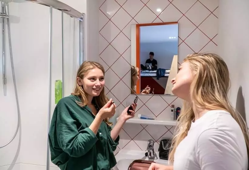 ユースホステル Via Amsterdam