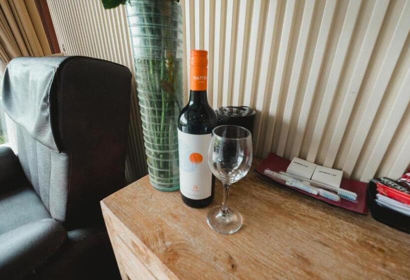 住宿加早餐  Bhuana Agung Villa And Restaurant