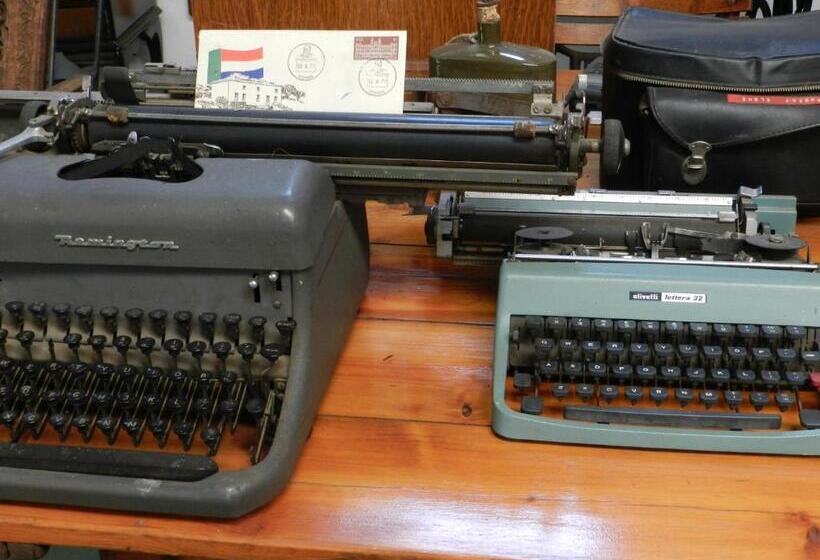 Bed and Breakfast President Paul Kruger Guest Lodge