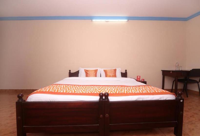 ホテル Oyo 6711 Geojo Residency