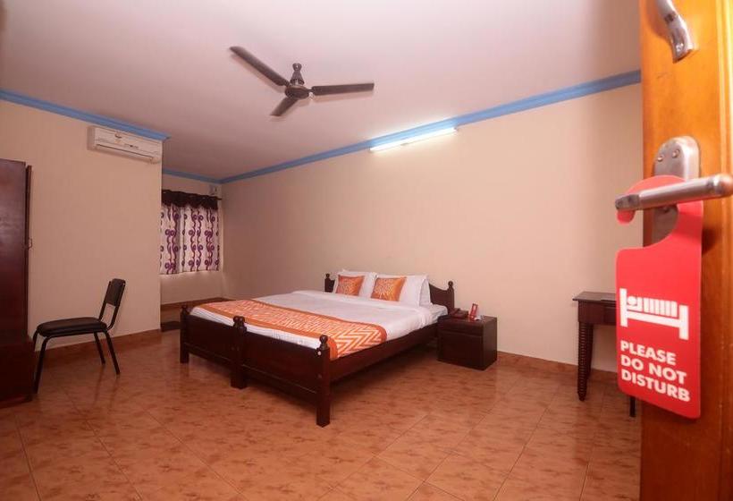 ホテル Oyo 6711 Geojo Residency