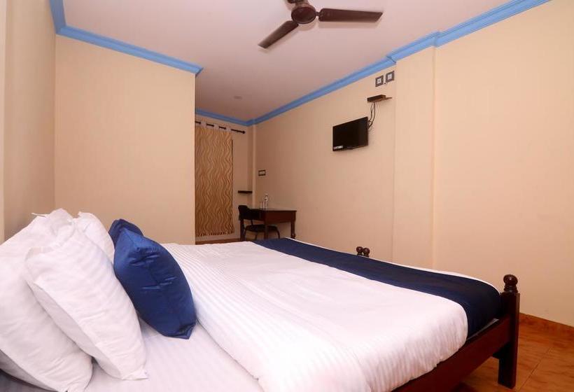 ホテル Oyo 6711 Geojo Residency