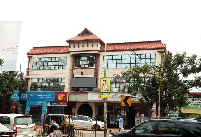 ホテル Oyo 6711 Geojo Residency