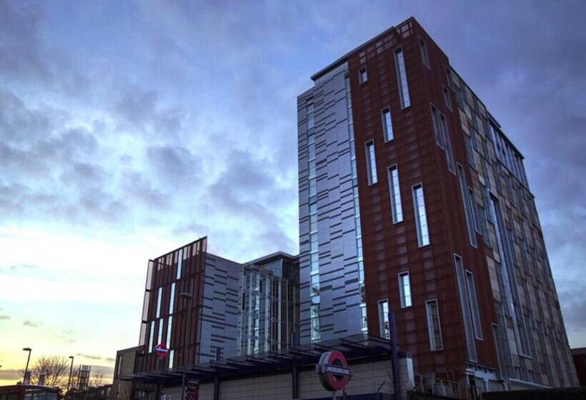 فندق The Stay Club Colindale