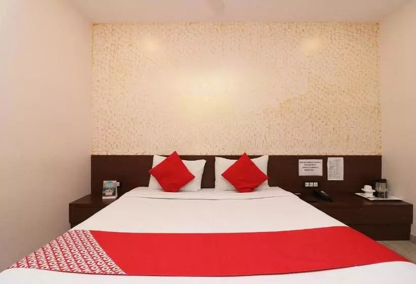 هتل Capital O 14524 Platinum Solitaire