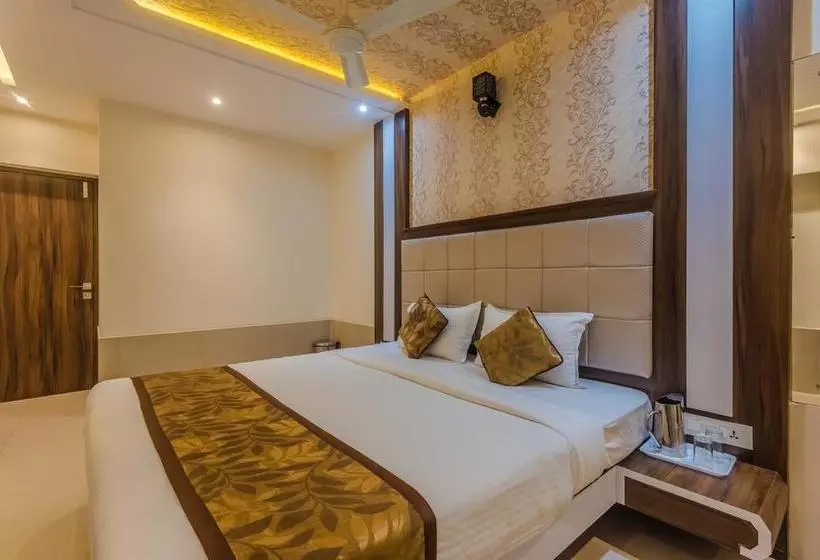 Oyo 8363 Hotel Royal Inn