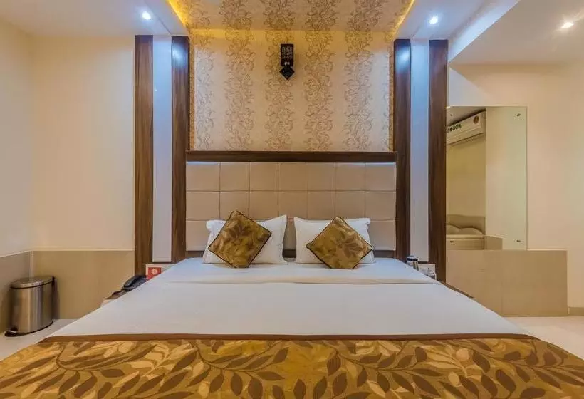 Oyo 8363 Hotel Royal Inn