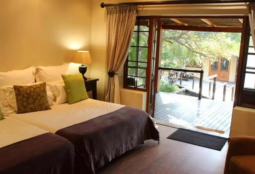 Tuskers Bush Lodge B&b