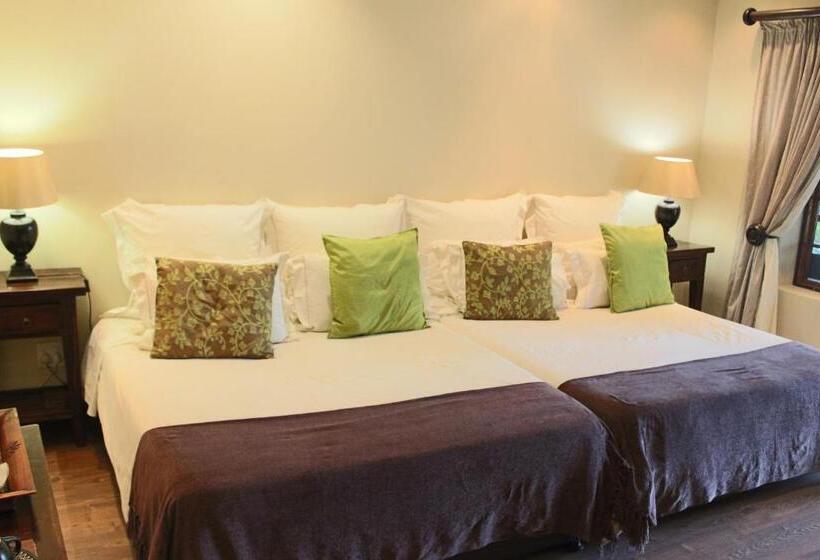 Tuskers Bush Lodge B&b